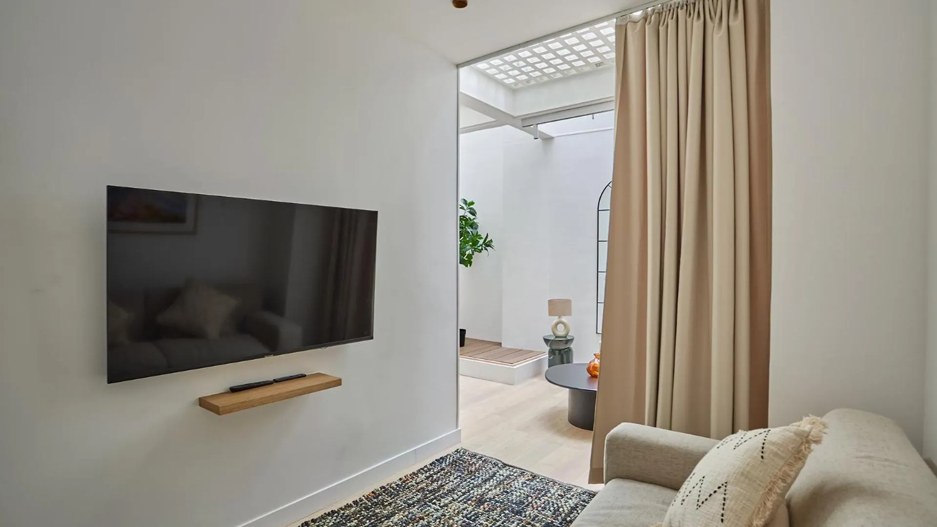 Apartment Le Marais Centre De Paris By Studio Prestige